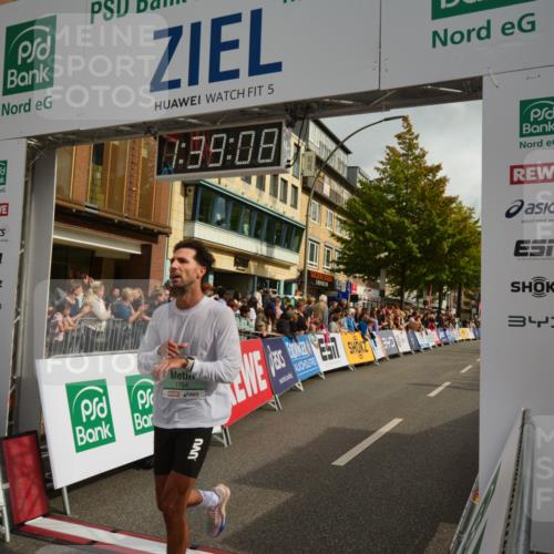 20.09.2026 - PSD Bank Halbmarathon LAZAROV Photography http://msf.ph/oto/10550166 20.09.2026 11:39:08 Ziel 1115, 1316, 1764, 2984, 4106, 4148, 4661, 4683 meine-sportfotos.de