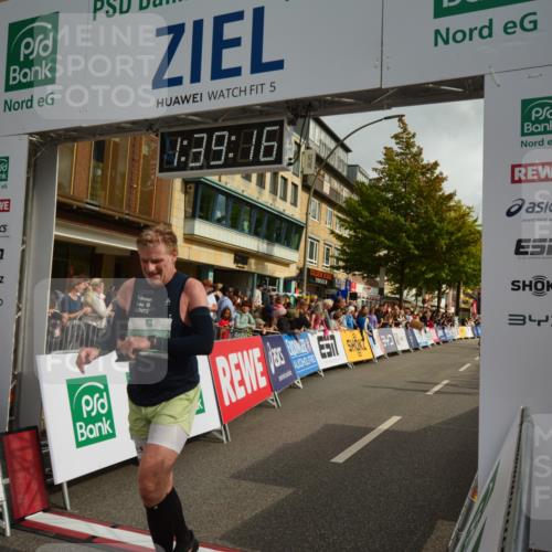 20.09.2026 - PSD Bank Halbmarathon LAZAROV Photography http://msf.ph/oto/10550176 20.09.2026 11:39:15 Ziel 2984, 3715, 4106, 4324, 4461, 4683 meine-sportfotos.de