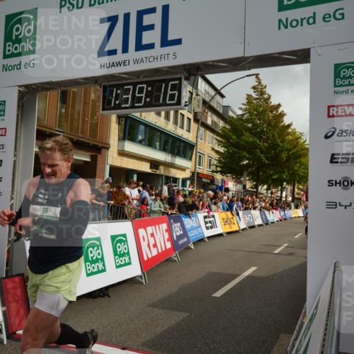 20.09.2026 - PSD Bank Halbmarathon LAZAROV Photography http://msf.ph/oto/10550177 20.09.2026 11:39:15 Ziel 2984, 3715, 4106, 4324, 4461, 4683 meine-sportfotos.de