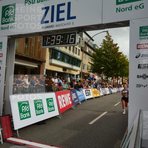 20.09.2026 - PSD Bank Halbmarathon LAZAROV Photography http://msf.ph/oto/10550178 20.09.2026 11:39:16 Ziel 2984, 3715, 4106, 4324, 4461, 4683 meine-sportfotos.de
