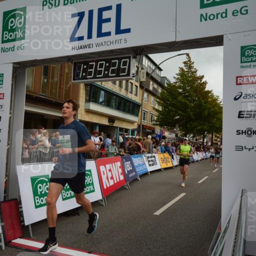 20.09.2026 - PSD Bank Halbmarathon LAZAROV Photography http://msf.ph/oto/10550195 20.09.2026 11:39:29 Ziel 1103, 1656, 1719, 2649, 2782, 3121, 3715, 3919, 4022, 4324, 4436, 4461 meine-sportfotos.de