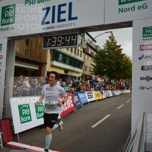 20.09.2026 - PSD Bank Halbmarathon LAZAROV Photography http://msf.ph/oto/10550232 20.09.2026 11:39:43 Ziel 1656, 1662, 1841, 2782, 3919 meine-sportfotos.de