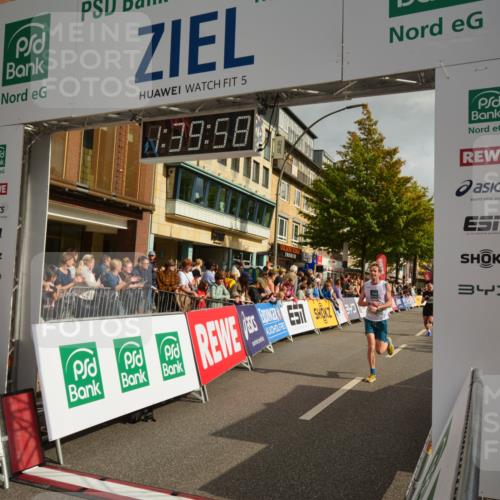 20.09.2026 - PSD Bank Halbmarathon LAZAROV Photography http://msf.ph/oto/10550246 20.09.2026 11:39:58 Ziel 1841, 2387, 3596, 3605, 4107, 4198, 4293, 4313, 4697 meine-sportfotos.de