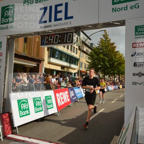 20.09.2026 - PSD Bank Halbmarathon LAZAROV Photography http://msf.ph/oto/10550276 20.09.2026 11:40:09 Ziel 1466, 3125, 3596, 3605, 3769, 3888, 4198, 4313, 4506, 4672, 4697, 4706 meine-sportfotos.de