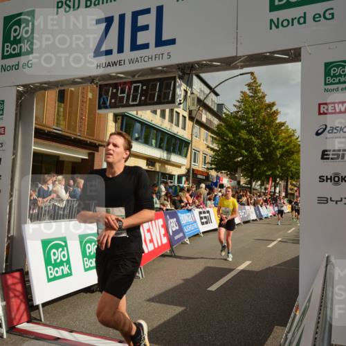 20.09.2026 - PSD Bank Halbmarathon LAZAROV Photography http://msf.ph/oto/10550278 20.09.2026 11:40:10 Ziel 1466, 2046, 3125, 3605, 3767, 3769, 3888, 4198, 4313, 4506, 4672, 4697, 4706 meine-sportfotos.de