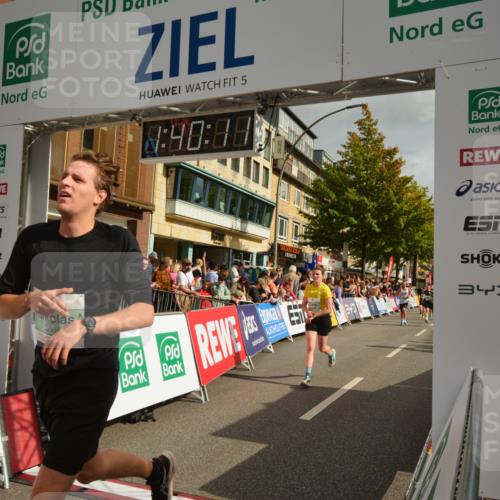 20.09.2026 - PSD Bank Halbmarathon LAZAROV Photography http://msf.ph/oto/10550279 20.09.2026 11:40:10 Ziel 1466, 2046, 3125, 3605, 3767, 3769, 3888, 4198, 4313, 4506, 4672, 4697, 4706 meine-sportfotos.de