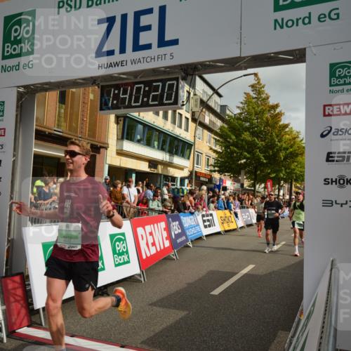 20.09.2026 - PSD Bank Halbmarathon LAZAROV Photography http://msf.ph/oto/10550304 20.09.2026 11:40:19 Ziel 1466, 2046, 2657, 3125, 3544, 3767, 3769, 3888, 4091, 4672, 4706 meine-sportfotos.de