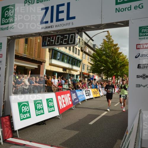 20.09.2026 - PSD Bank Halbmarathon LAZAROV Photography http://msf.ph/oto/10550307 20.09.2026 11:40:20 Ziel 1466, 1582, 2046, 2657, 3125, 3544, 3767, 3769, 3888, 4091, 4672, 4706 meine-sportfotos.de