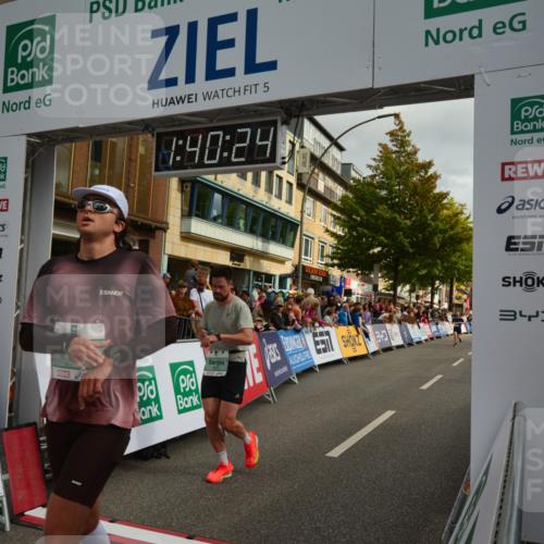 20.09.2026 - PSD Bank Halbmarathon LAZAROV Photography http://msf.ph/oto/10550319 20.09.2026 11:40:23 Ziel 1582, 2046, 2657, 3544, 3767, 4091, 4672, 4706 meine-sportfotos.de