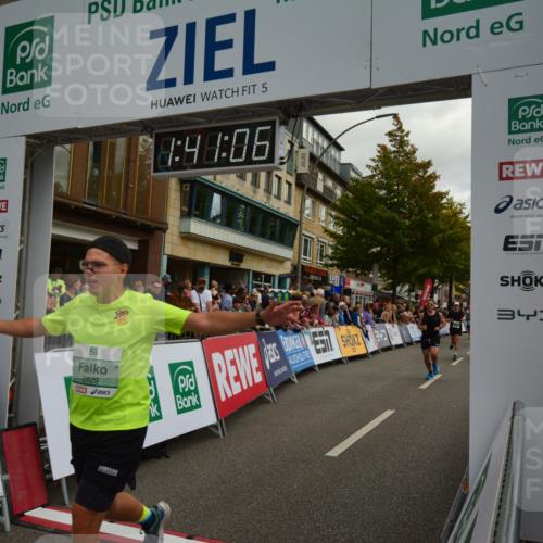 20.09.2026 - PSD Bank Halbmarathon LAZAROV Photography http://msf.ph/oto/10550390 20.09.2026 11:41:06 Ziel 1128, 1394, 1953, 2474, 2829, 2842, 4000, 4482, 4681 meine-sportfotos.de