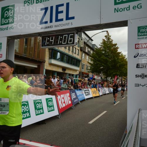 20.09.2026 - PSD Bank Halbmarathon LAZAROV Photography http://msf.ph/oto/10550391 20.09.2026 11:41:06 Ziel 1128, 1394, 1953, 2474, 2829, 2842, 4000, 4482, 4681 meine-sportfotos.de