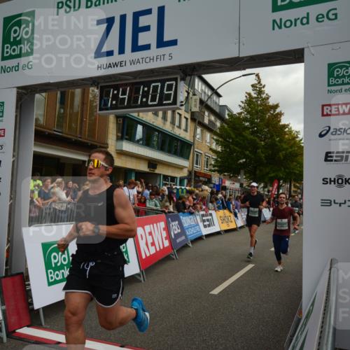20.09.2026 - PSD Bank Halbmarathon LAZAROV Photography http://msf.ph/oto/10550394 20.09.2026 11:41:08 Ziel 1128, 1394, 1953, 2829, 2842, 4000, 4482, 4681 meine-sportfotos.de