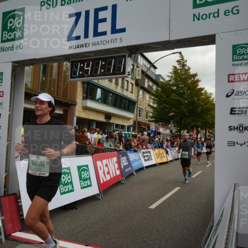 20.09.2026 - PSD Bank Halbmarathon LAZAROV Photography http://msf.ph/oto/10550406 20.09.2026 11:41:10 Ziel 1128, 1394, 1953, 2829, 2842, 4000, 4418, 4482, 4681 meine-sportfotos.de