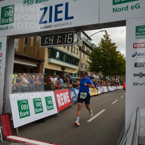 20.09.2026 - PSD Bank Halbmarathon LAZAROV Photography http://msf.ph/oto/10550419 20.09.2026 11:41:16 Ziel 1128, 1181, 1394, 1953, 2196, 2842, 4000, 4418, 4681 meine-sportfotos.de