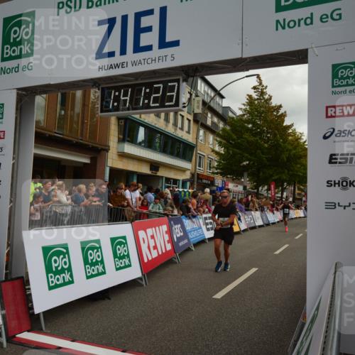 20.09.2026 - PSD Bank Halbmarathon LAZAROV Photography http://msf.ph/oto/10550431 20.09.2026 11:41:23 Ziel 1181, 1953, 2196, 3306, 4418 meine-sportfotos.de