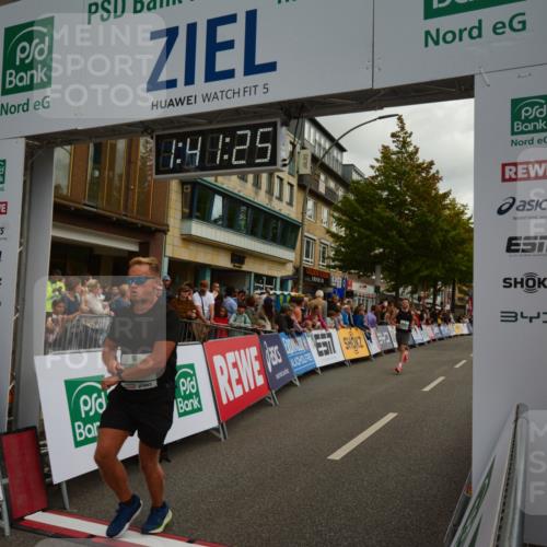 20.09.2026 - PSD Bank Halbmarathon LAZAROV Photography http://msf.ph/oto/10550432 20.09.2026 11:41:24 Ziel 1181, 2196, 3306, 4418 meine-sportfotos.de