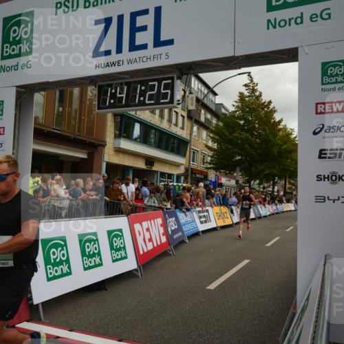 20.09.2026 - PSD Bank Halbmarathon LAZAROV Photography http://msf.ph/oto/10550434 20.09.2026 11:41:25 Ziel 1181, 2196, 3306, 4418 meine-sportfotos.de