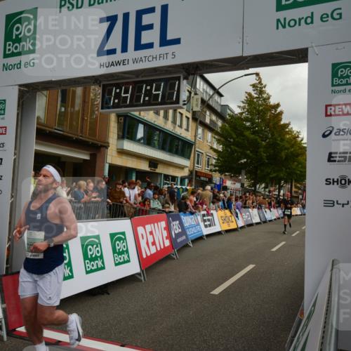20.09.2026 - PSD Bank Halbmarathon LAZAROV Photography http://msf.ph/oto/10550444 20.09.2026 11:41:41 Ziel 1583, 3306, 3743, 4012 meine-sportfotos.de