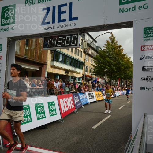 20.09.2026 - PSD Bank Halbmarathon LAZAROV Photography http://msf.ph/oto/10550460 20.09.2026 11:41:59 Ziel 1803, 1852, 2069, 2267, 2981, 3608, 4353, 4654 meine-sportfotos.de