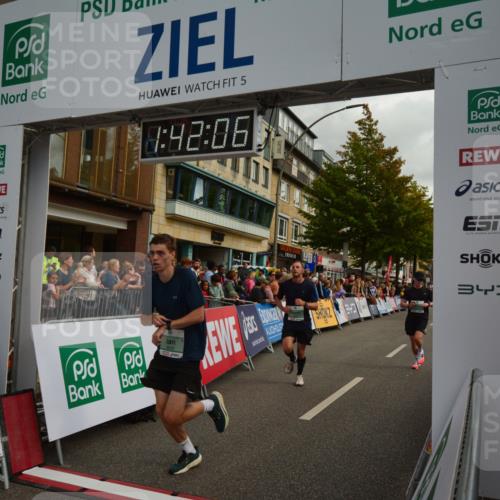 20.09.2026 - PSD Bank Halbmarathon LAZAROV Photography http://msf.ph/oto/10550479 20.09.2026 11:42:05 Ziel 1188, 1852, 2069, 2179, 2267, 2981, 3608, 4654 meine-sportfotos.de
