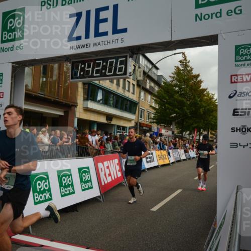 20.09.2026 - PSD Bank Halbmarathon LAZAROV Photography http://msf.ph/oto/10550481 20.09.2026 11:42:05 Ziel 1188, 1852, 2069, 2179, 2267, 2981, 3608, 4654 meine-sportfotos.de