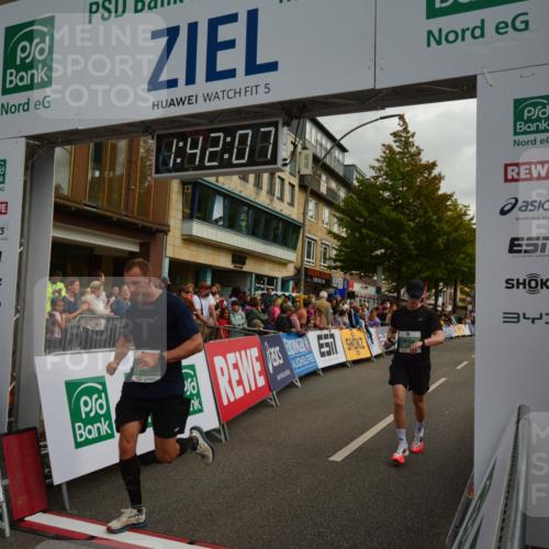 20.09.2026 - PSD Bank Halbmarathon LAZAROV Photography http://msf.ph/oto/10550485 20.09.2026 11:42:06 Ziel 1188, 1852, 1879, 2179, 2267, 2981, 3608, 4654 meine-sportfotos.de