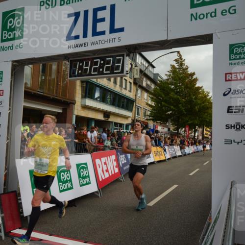 20.09.2026 - PSD Bank Halbmarathon LAZAROV Photography http://msf.ph/oto/10550504 20.09.2026 11:42:23 Ziel 1188, 1336, 1591, 1879, 2256, 2633, 4620, 4653 meine-sportfotos.de