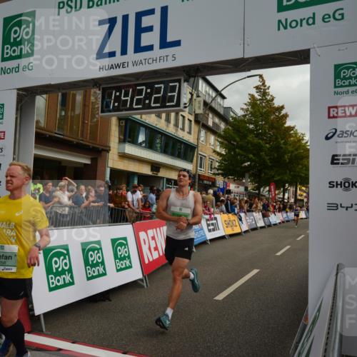 20.09.2026 - PSD Bank Halbmarathon LAZAROV Photography http://msf.ph/oto/10550505 20.09.2026 11:42:23 Ziel 1188, 1336, 1591, 1879, 2256, 2633, 4620, 4653 meine-sportfotos.de