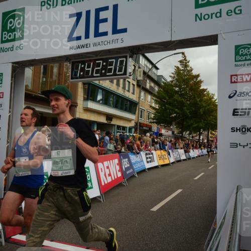 20.09.2026 - PSD Bank Halbmarathon LAZAROV Photography http://msf.ph/oto/10550511 20.09.2026 11:42:29 Ziel 1336, 1591, 2256, 2781, 4251, 4288, 4620, 4653 meine-sportfotos.de