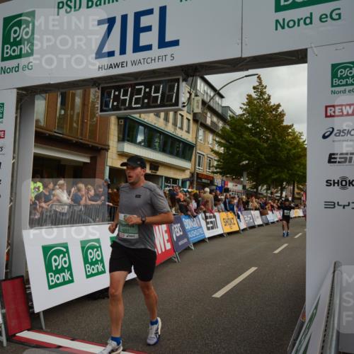 20.09.2026 - PSD Bank Halbmarathon LAZAROV Photography http://msf.ph/oto/10550523 20.09.2026 11:42:41 Ziel 1258, 1336, 1888, 2241, 2781, 3892, 4251, 4288, 4385, 4634, 4760 meine-sportfotos.de