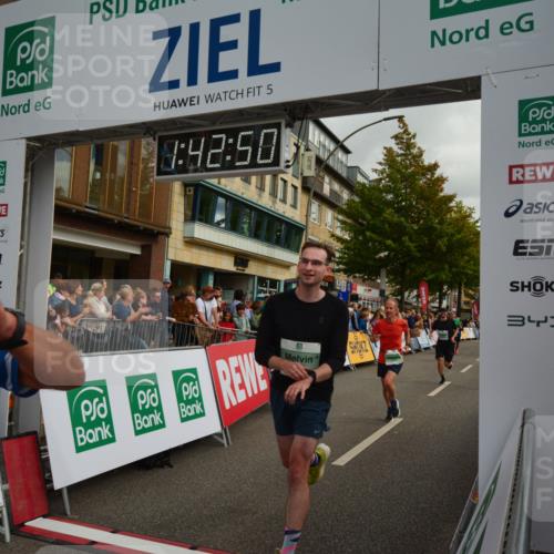 20.09.2026 - PSD Bank Halbmarathon LAZAROV Photography http://msf.ph/oto/10550552 20.09.2026 11:42:49 Ziel 1156, 1258, 1888, 1960, 2241, 3892, 4008, 4294, 4385, 4541, 4634, 4760 meine-sportfotos.de