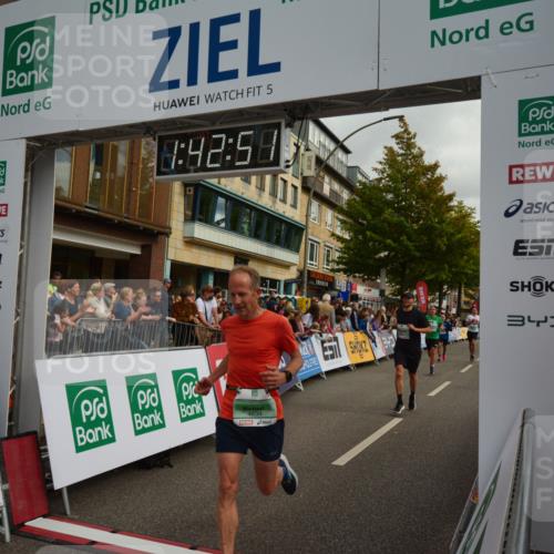 20.09.2026 - PSD Bank Halbmarathon LAZAROV Photography http://msf.ph/oto/10550555 20.09.2026 11:42:50 Ziel 1156, 1258, 1888, 1960, 2241, 3892, 4008, 4294, 4385, 4541, 4634, 4760 meine-sportfotos.de