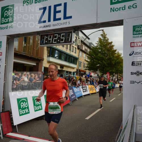 20.09.2026 - PSD Bank Halbmarathon LAZAROV Photography http://msf.ph/oto/10550556 20.09.2026 11:42:51 Ziel 1156, 1258, 1888, 1960, 2241, 3892, 4008, 4294, 4385, 4541, 4634 meine-sportfotos.de