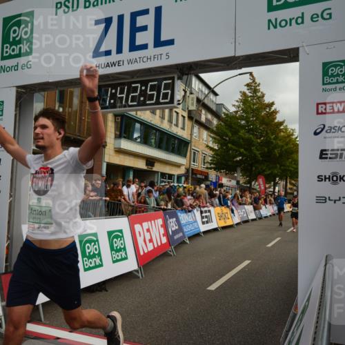 20.09.2026 - PSD Bank Halbmarathon LAZAROV Photography http://msf.ph/oto/10550576 20.09.2026 11:42:56 Ziel 1156, 1888, 1960, 2241, 4008, 4294, 4541, 4634 meine-sportfotos.de