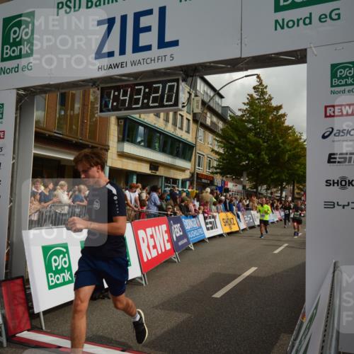 20.09.2026 - PSD Bank Halbmarathon LAZAROV Photography http://msf.ph/oto/10550587 20.09.2026 11:43:20 Ziel 1492, 2068, 2245, 2642, 2729, 3037, 3285, 4501, 4532 meine-sportfotos.de
