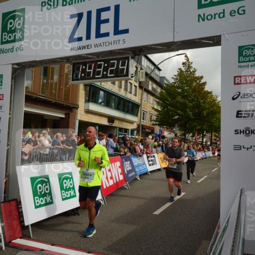 20.09.2026 - PSD Bank Halbmarathon LAZAROV Photography http://msf.ph/oto/10550597 20.09.2026 11:43:23 Ziel 1492, 2068, 2245, 2637, 2642, 2729, 3037, 3285, 4501, 4532 meine-sportfotos.de