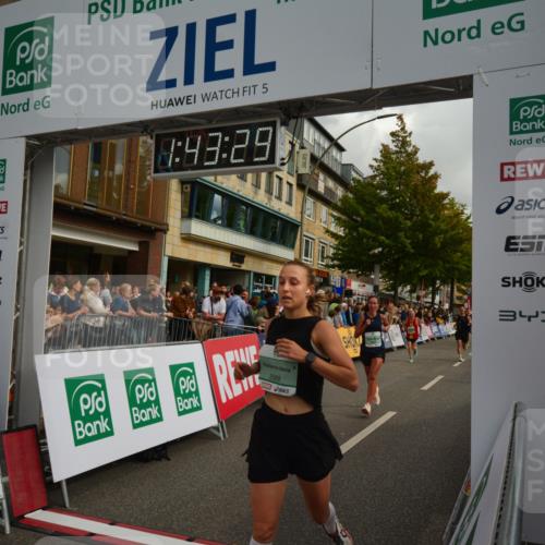 20.09.2026 - PSD Bank Halbmarathon LAZAROV Photography http://msf.ph/oto/10550608 20.09.2026 11:43:28 Ziel 1492, 1671, 2068, 2245, 2637, 2642, 2729, 3037, 3285, 4055, 4351, 4501 meine-sportfotos.de