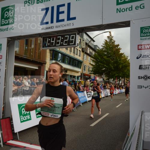 20.09.2026 - PSD Bank Halbmarathon LAZAROV Photography http://msf.ph/oto/10550610 20.09.2026 11:43:29 Ziel 1492, 1671, 2068, 2245, 2637, 2642, 2729, 3037, 3285, 4055, 4351, 4501 meine-sportfotos.de