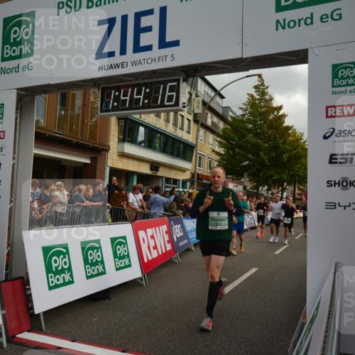 20.09.2026 - PSD Bank Halbmarathon LAZAROV Photography http://msf.ph/oto/10550751 20.09.2026 11:44:16 Ziel 1147, 1455, 1715, 1753, 1833, 2132, 2366, 2467, 2512, 2966, 3322, 3613, 4026, 4533, 4607, 4608 meine-sportfotos.de