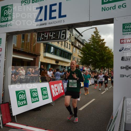 20.09.2026 - PSD Bank Halbmarathon LAZAROV Photography http://msf.ph/oto/10550752 20.09.2026 11:44:16 Ziel 1147, 1455, 1715, 1753, 1833, 2132, 2366, 2467, 2512, 2966, 3322, 3613, 4026, 4533, 4607, 4608 meine-sportfotos.de