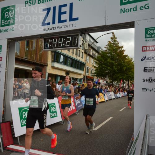 20.09.2026 - PSD Bank Halbmarathon LAZAROV Photography http://msf.ph/oto/10550771 20.09.2026 11:44:20 Ziel 1147, 1455, 1715, 1753, 2132, 2366, 2467, 2512, 2805, 2966, 3322, 3613, 4026, 4309, 4533, 4607, 4608 meine-sportfotos.de