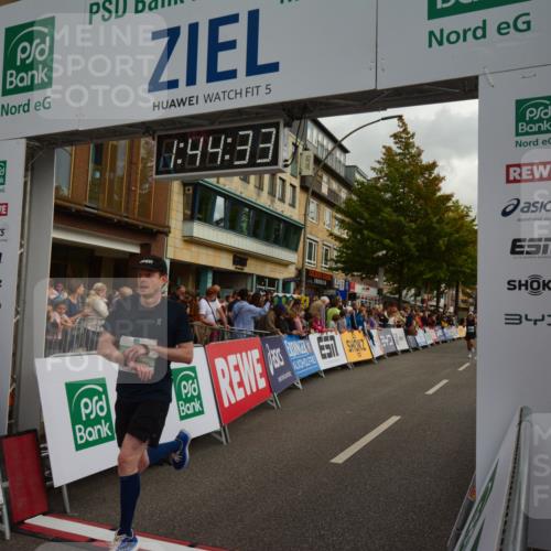 20.09.2026 - PSD Bank Halbmarathon LAZAROV Photography http://msf.ph/oto/10550805 20.09.2026 11:44:32 Ziel 1317, 1730, 1753, 2593, 2708, 2805, 3322, 3706, 4026, 4309 meine-sportfotos.de