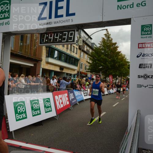 20.09.2026 - PSD Bank Halbmarathon LAZAROV Photography http://msf.ph/oto/10550812 20.09.2026 11:44:38 Ziel 1081, 1317, 1730, 2593, 2708, 3506, 3706 meine-sportfotos.de