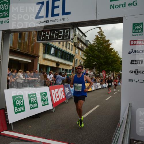 20.09.2026 - PSD Bank Halbmarathon LAZAROV Photography http://msf.ph/oto/10550814 20.09.2026 11:44:39 Ziel 1081, 1083, 1317, 1730, 2593, 2708, 3506, 3706 meine-sportfotos.de