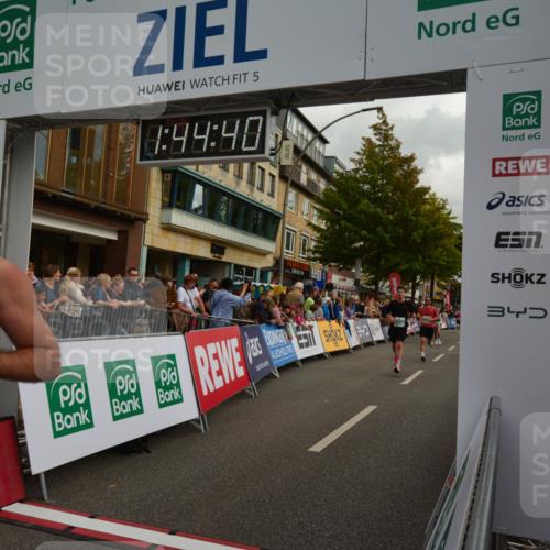 20.09.2026 - PSD Bank Halbmarathon LAZAROV Photography http://msf.ph/oto/10550819 20.09.2026 11:44:39 Ziel 1081, 1083, 1317, 1730, 2593, 2708, 3506, 3706 meine-sportfotos.de