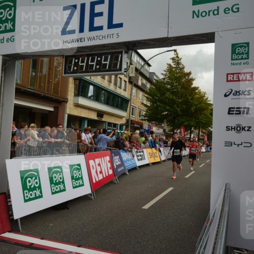 20.09.2026 - PSD Bank Halbmarathon LAZAROV Photography http://msf.ph/oto/10550822 20.09.2026 11:44:40 Ziel 1081, 1083, 1730, 1771, 2593, 2708, 3319, 3506, 3706 meine-sportfotos.de