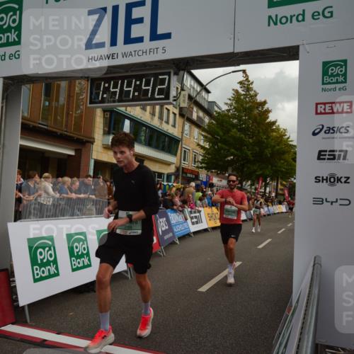 20.09.2026 - PSD Bank Halbmarathon LAZAROV Photography http://msf.ph/oto/10550823 20.09.2026 11:44:42 Ziel 1081, 1083, 1730, 1771, 2558, 2593, 2708, 3319, 3506, 3706 meine-sportfotos.de