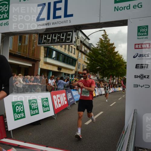 20.09.2026 - PSD Bank Halbmarathon LAZAROV Photography http://msf.ph/oto/10550826 20.09.2026 11:44:42 Ziel 1081, 1083, 1730, 1771, 2558, 2593, 2708, 3319, 3506, 3706 meine-sportfotos.de