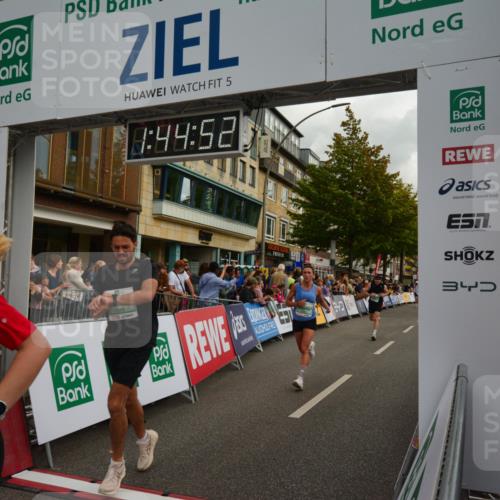 20.09.2026 - PSD Bank Halbmarathon LAZAROV Photography http://msf.ph/oto/10550844 20.09.2026 11:44:51 Ziel 1081, 1083, 1547, 1771, 2558, 2677, 3319, 3506, 4365, 4366 meine-sportfotos.de