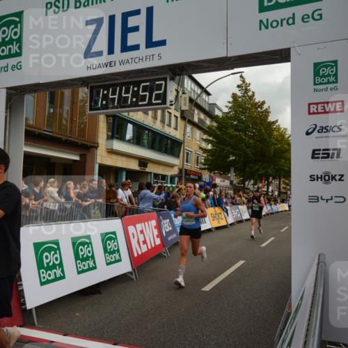20.09.2026 - PSD Bank Halbmarathon LAZAROV Photography http://msf.ph/oto/10550846 20.09.2026 11:44:52 Ziel 1081, 1083, 1547, 1771, 2558, 2677, 3319, 4365, 4366 meine-sportfotos.de